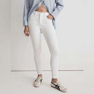 9" Mid-Rise Skinny Crop Jeans in Pure White - used